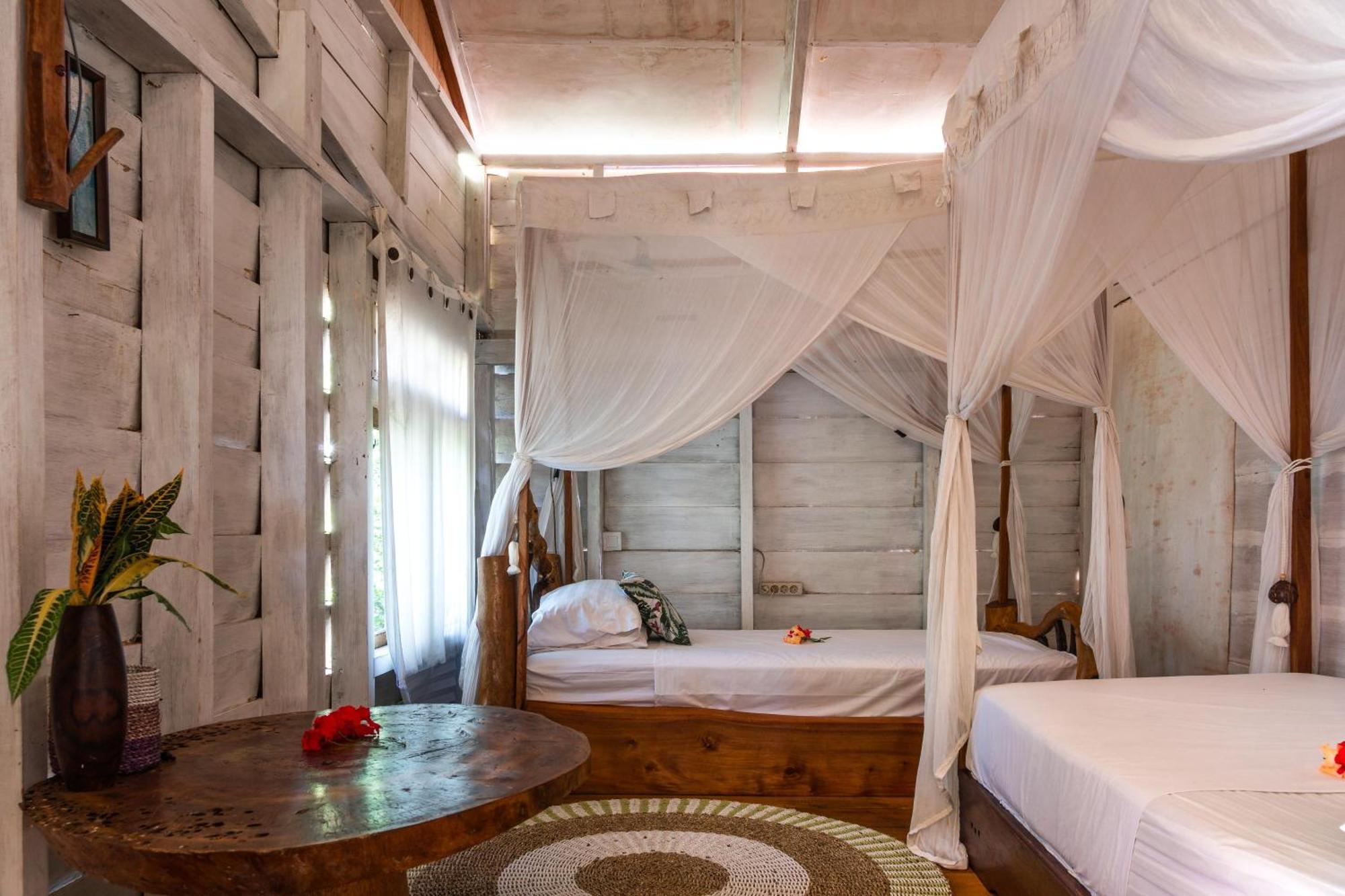 Mentawai Surf Camp Hotel Muarasiberut Buitenkant foto